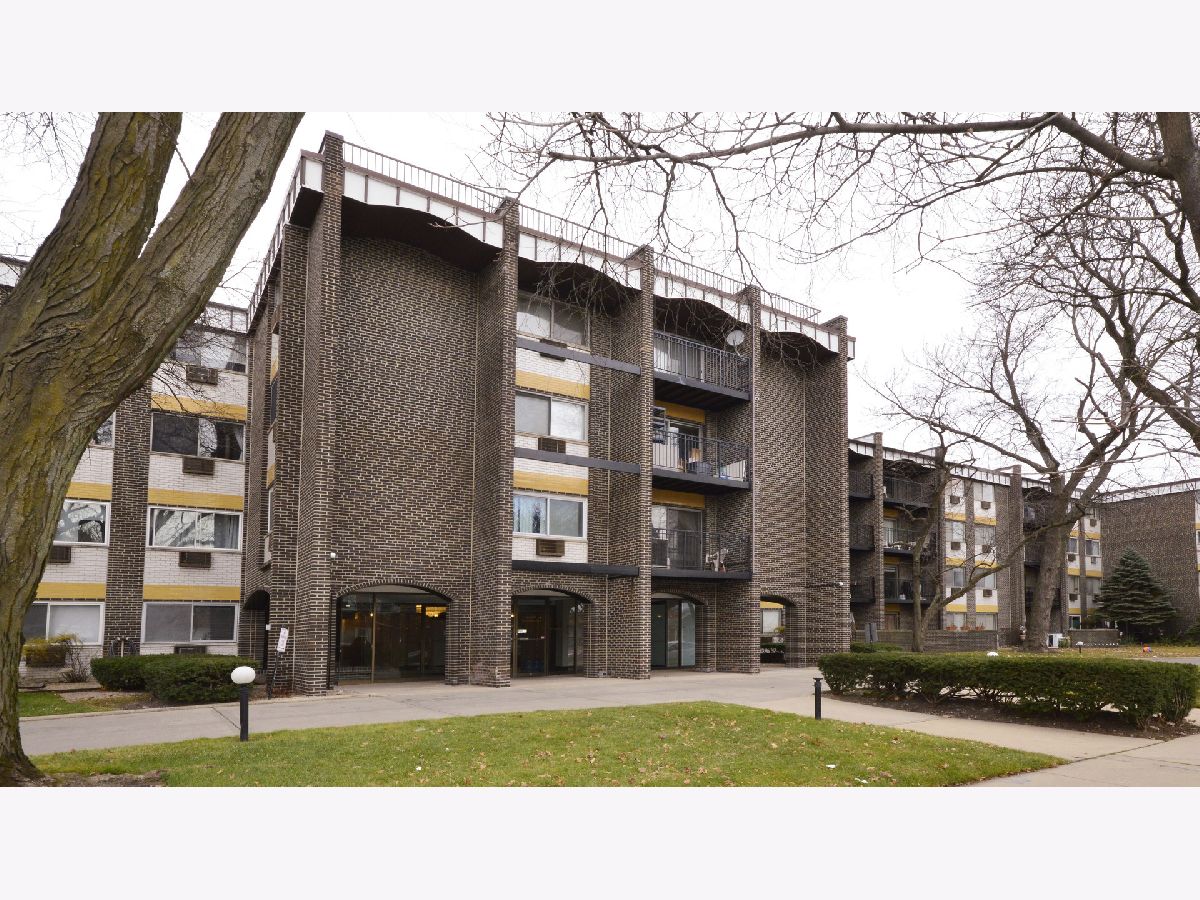 Condominiums Sold Royalton Chicago Illinois, 6800 California