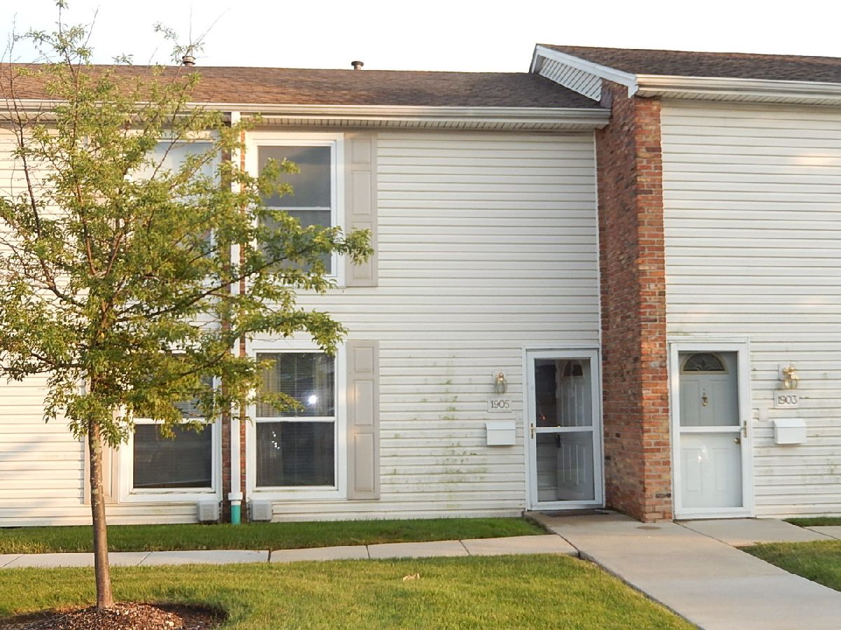 Townhomes & Condos Rented Huntington Club Hoffman Estates Illinois, 1905 Kenilworth