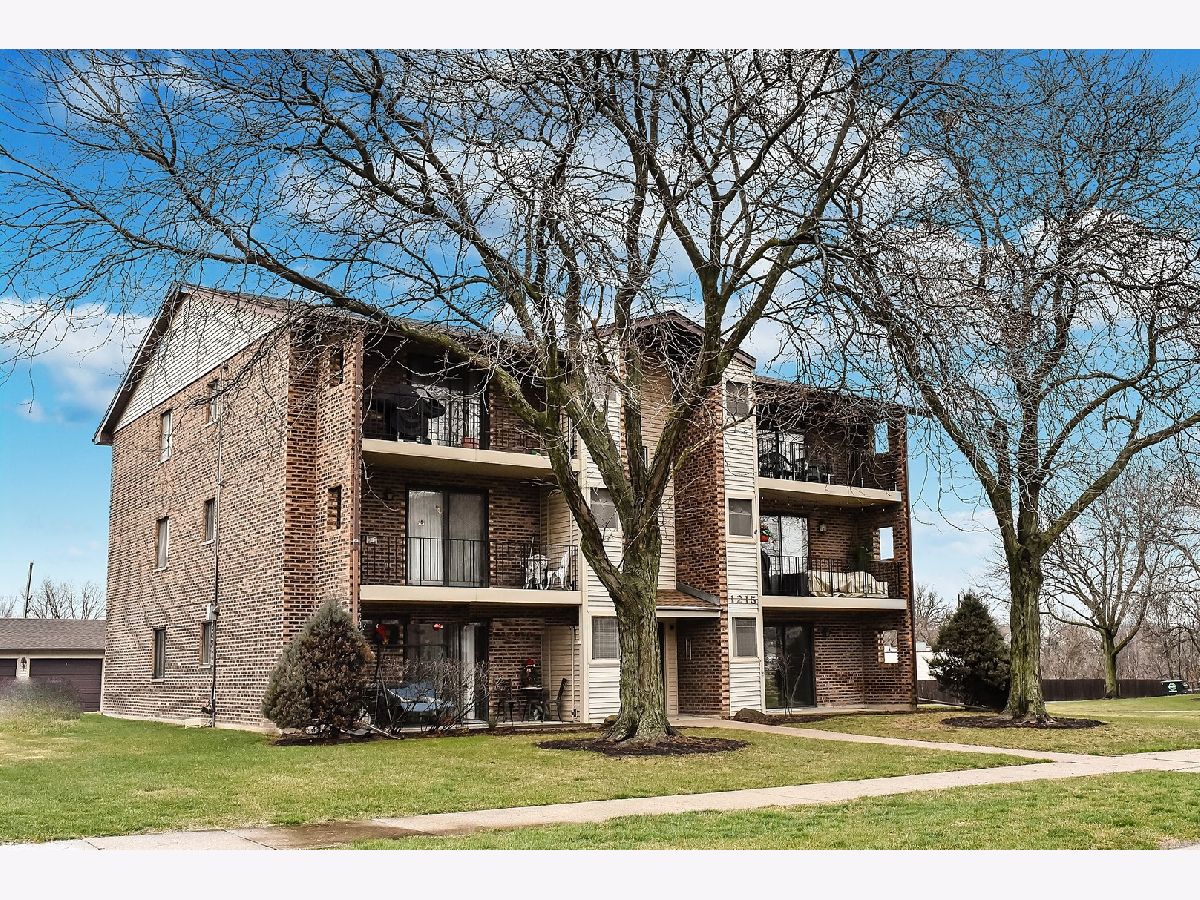 Condominiums Sold River Shores Naperville Illinois, 1215 Chalet