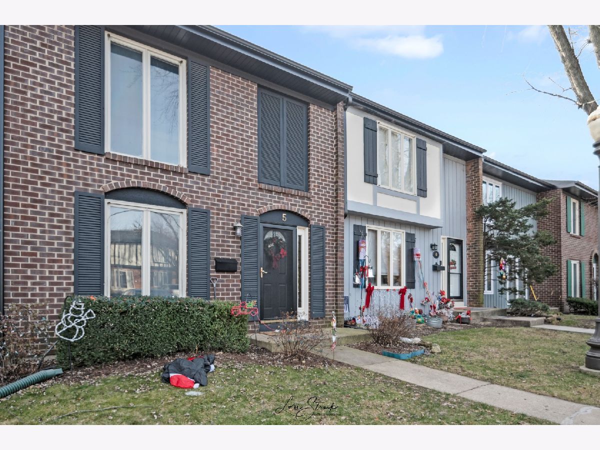 Townhomes Sold Garden Quarter Elgin Illinois, 5 Kensington