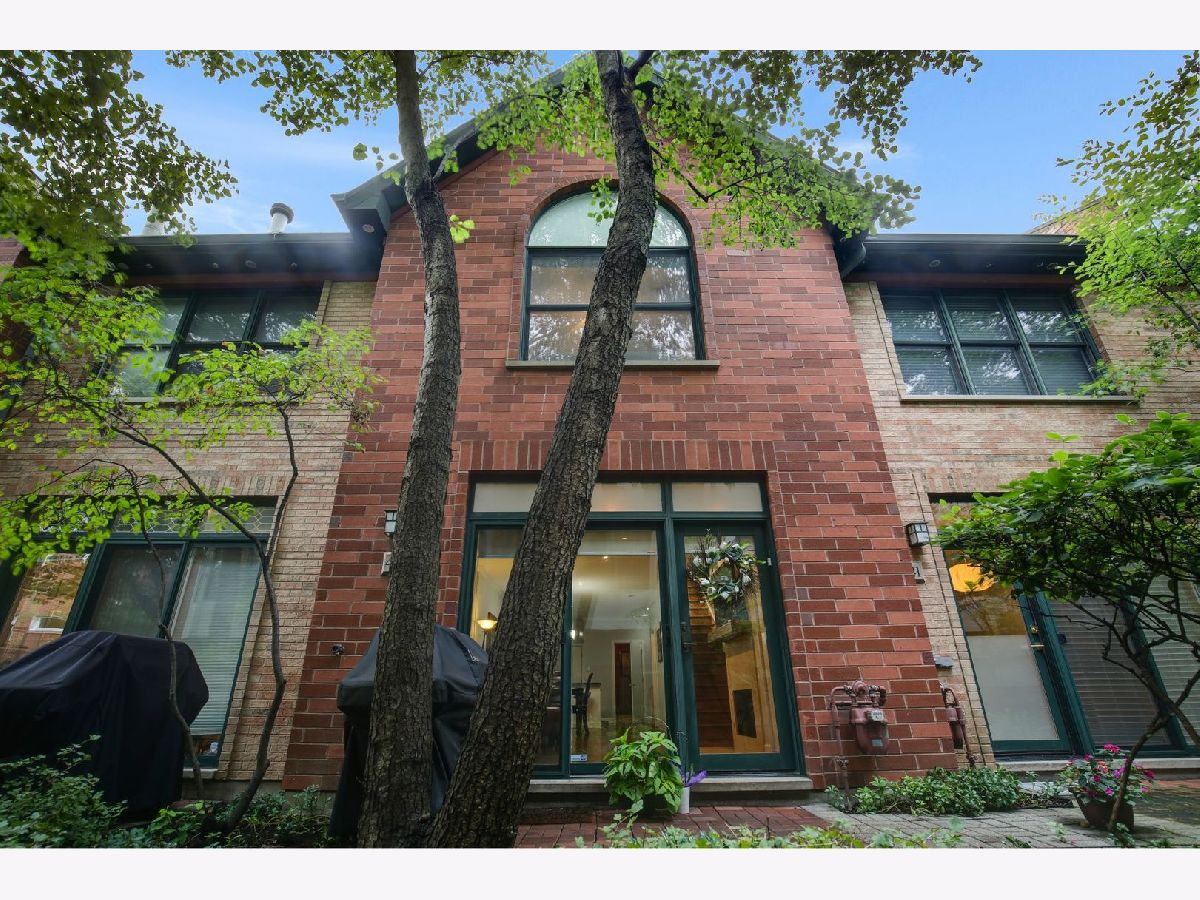 Townhomes & Condos Sold Wolcott Row Chicago Illinois, 2743 Wolcott