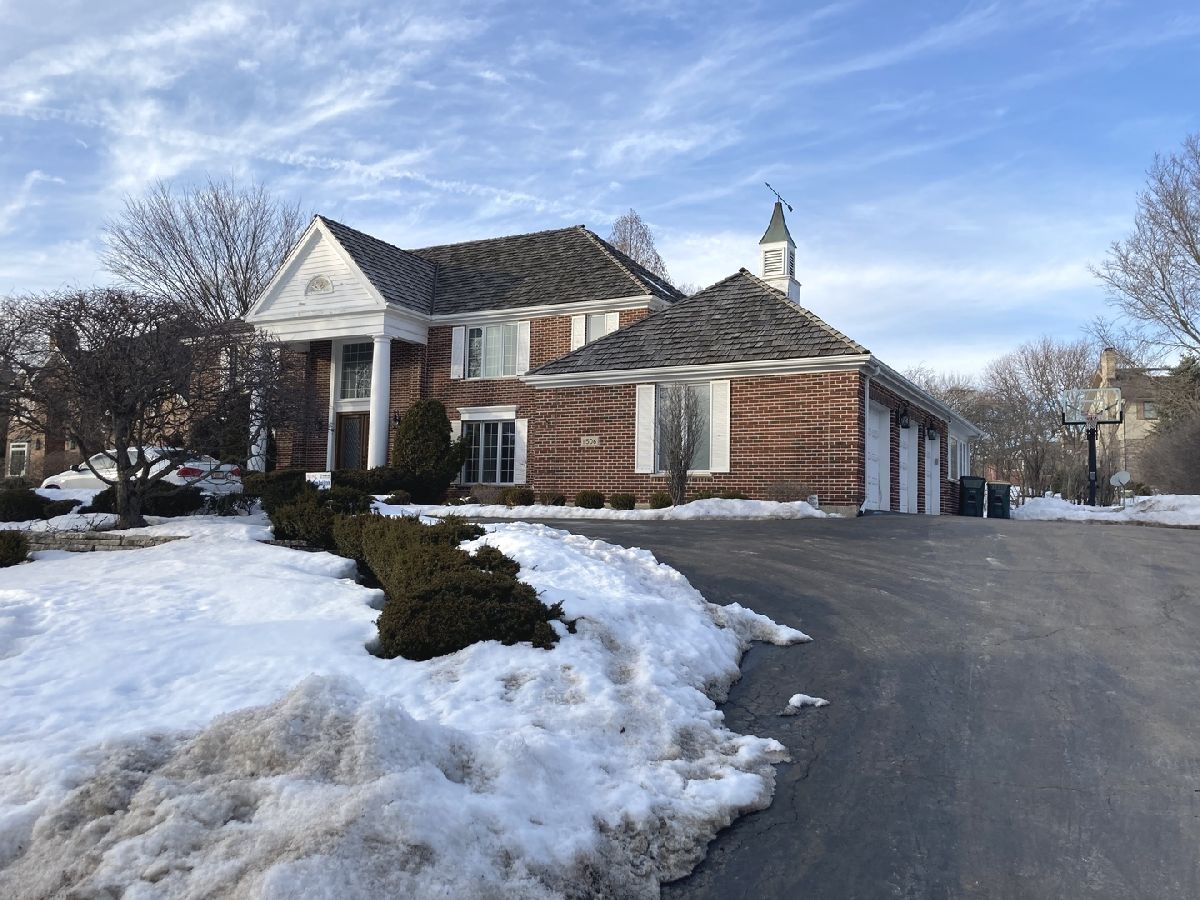 Homes Sold Burr Oaks Glen North Burr Ridge Illinois, 11506 Ridgewood