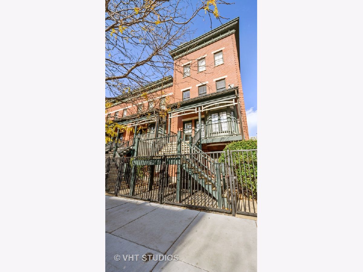 Townhomes Sold Carmichael Place Chicago Illinois, 1018 Monroe