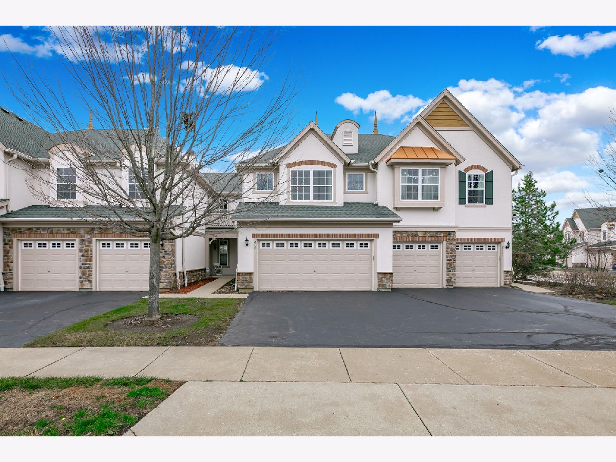 Townhomes Rented Shadow Creek Vernon Hills Illinois, 2141 Shadow Creek