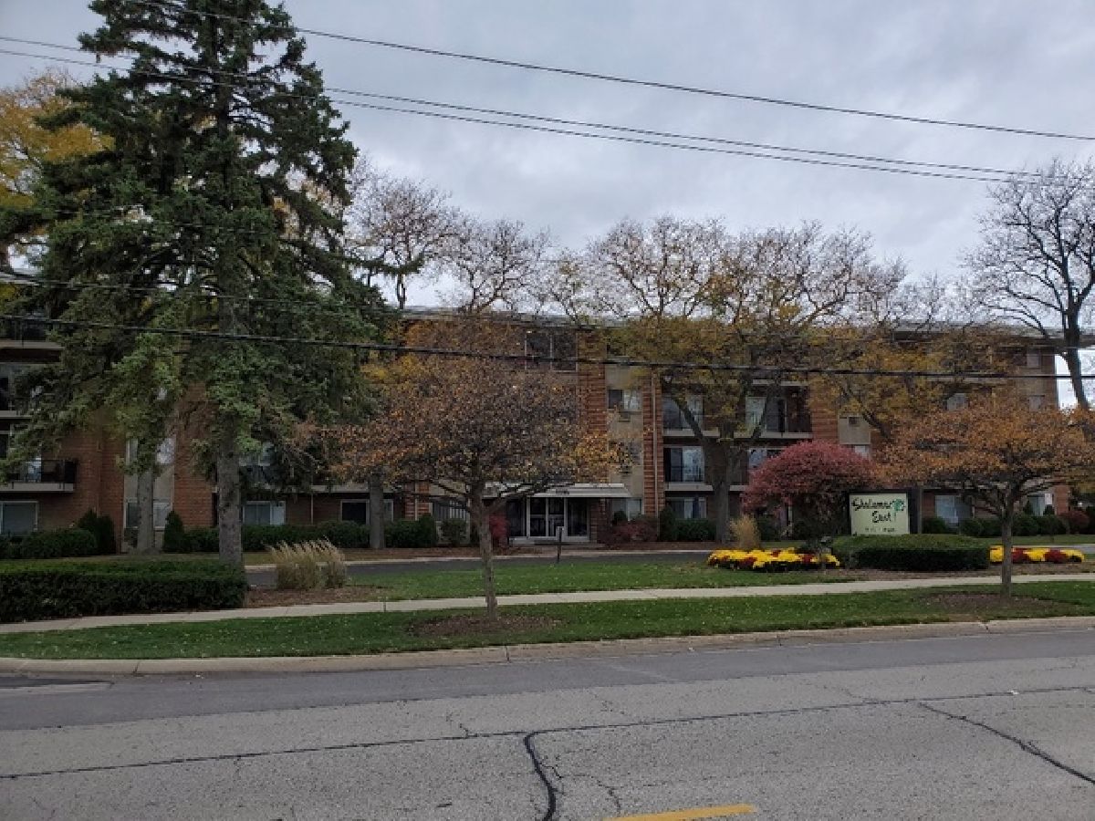Condominiums Rented Shalamar Arlington Heights Illinois, 2206 Goebbert