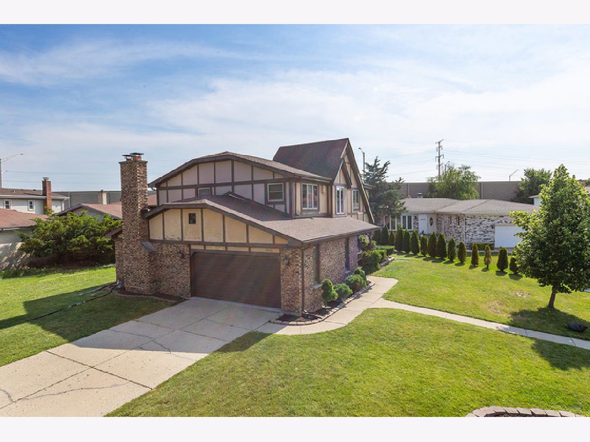 Homes & Townhomes Sold Lake Briarwood Mount Prospect Illinois, 3010 S Lynn