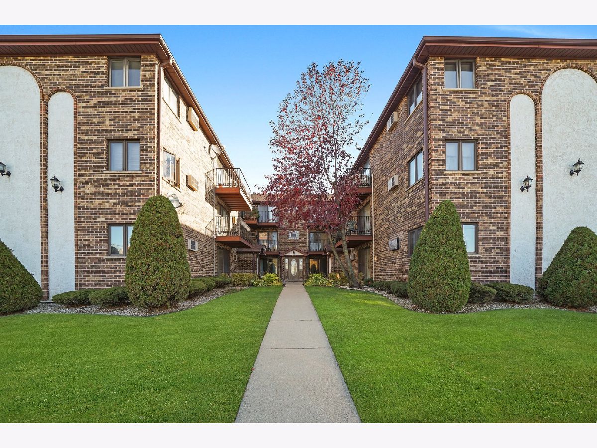 Condominiums Sold Addison Commons Condos Chicago Illinois, 3609 Narragansett