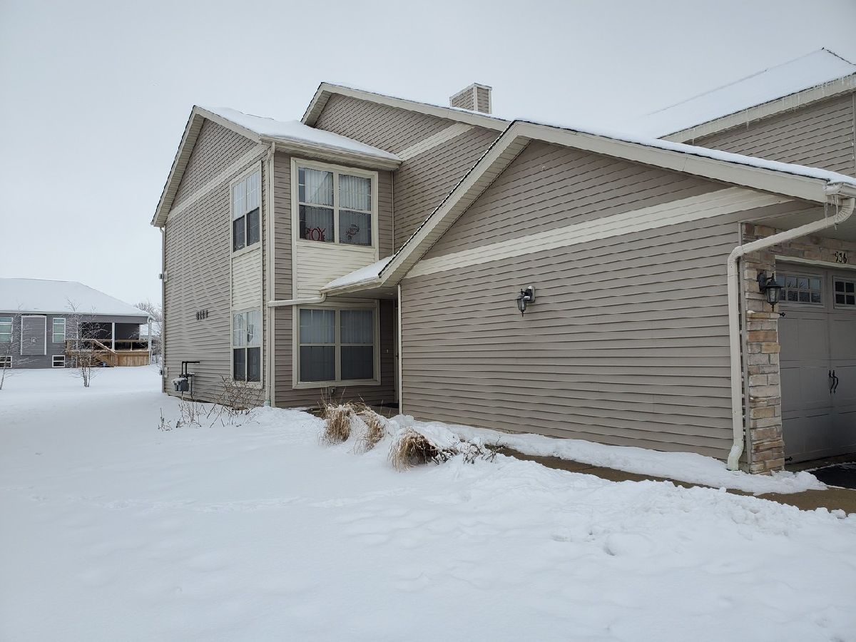 Condominiums Rented River Edge Sycamore Illinois, 936 Buckingham