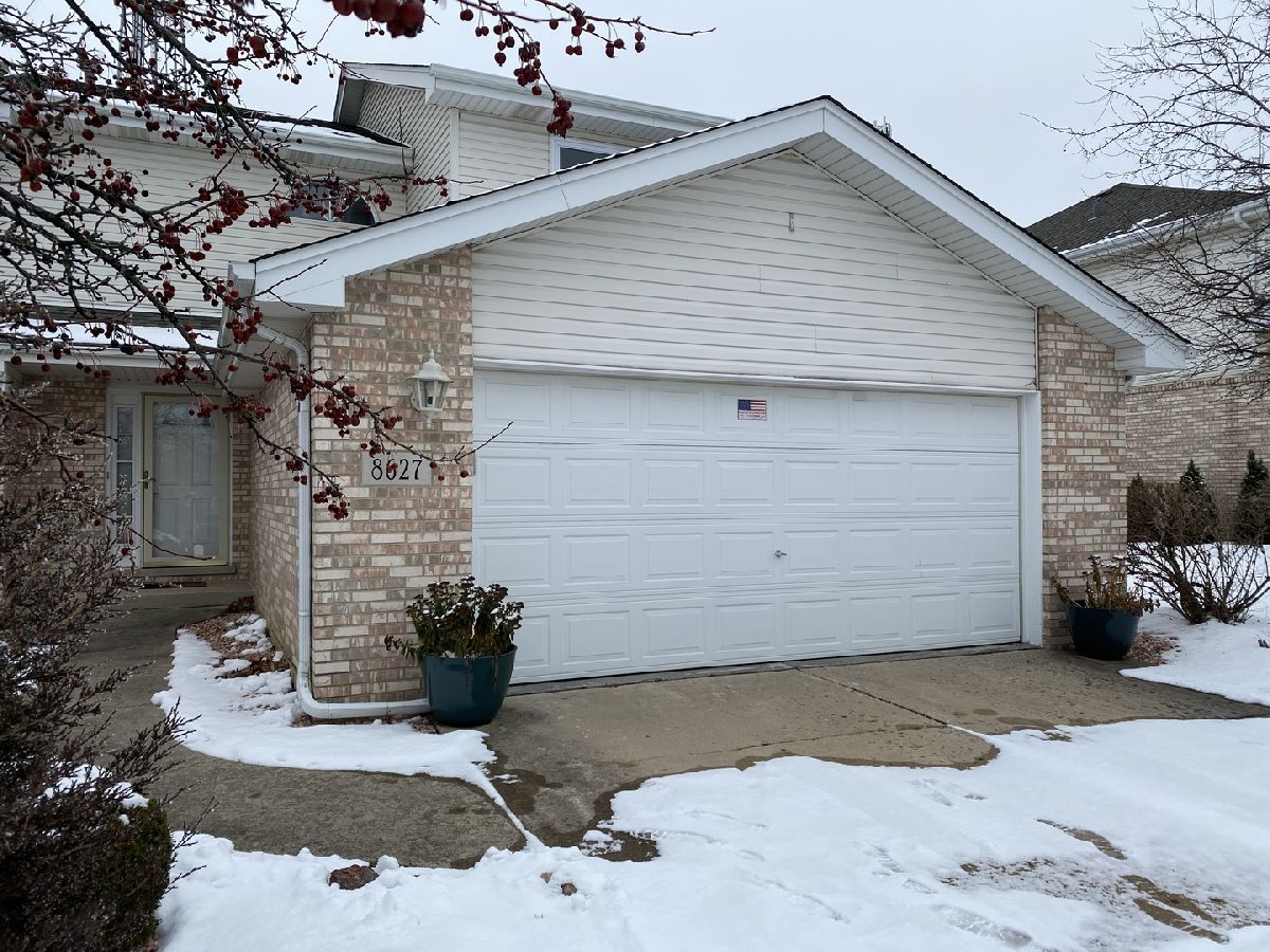 Townhomes Sold Steeple Hill Hickory Hills Illinois, 8627 Miroballi