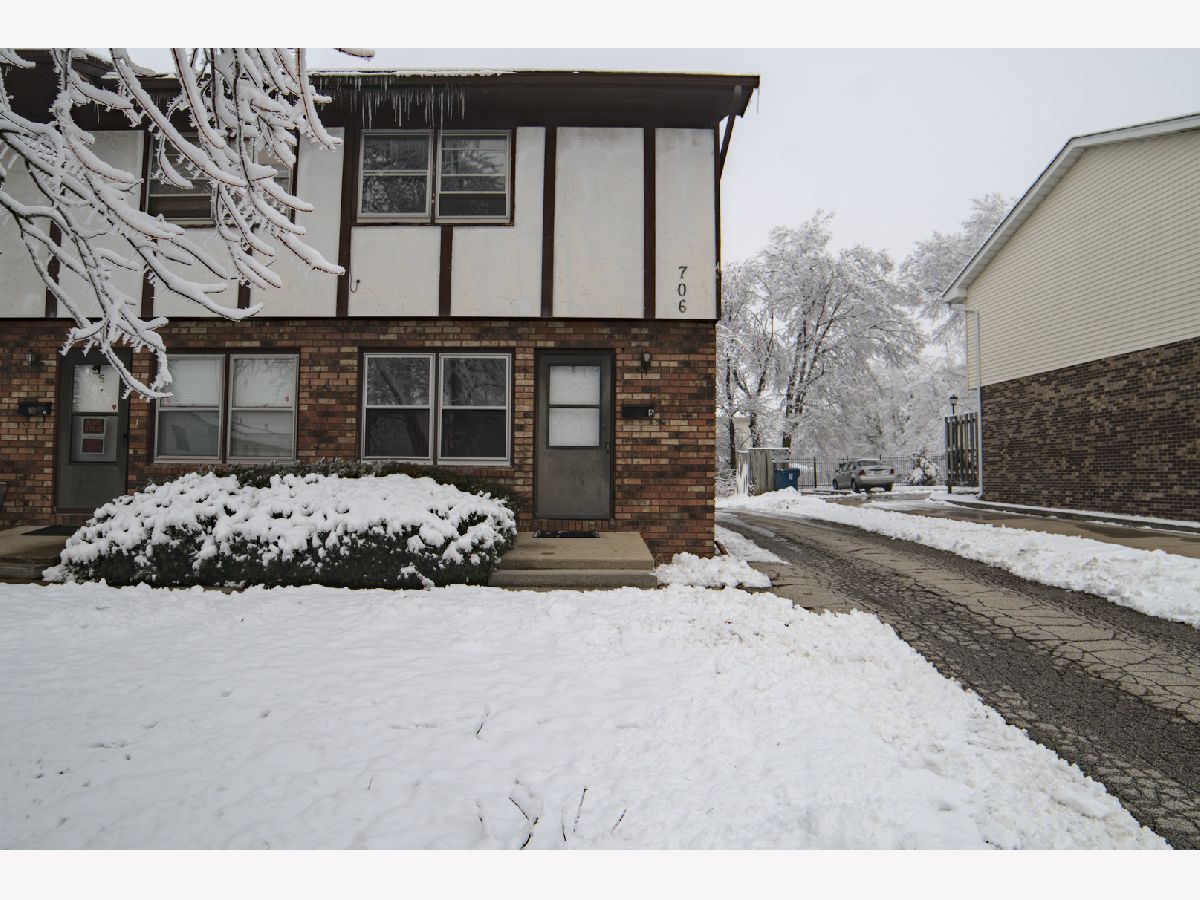 Condos & Townhomes Sold Northbrook Normal Illinois, 706 Golfcrest