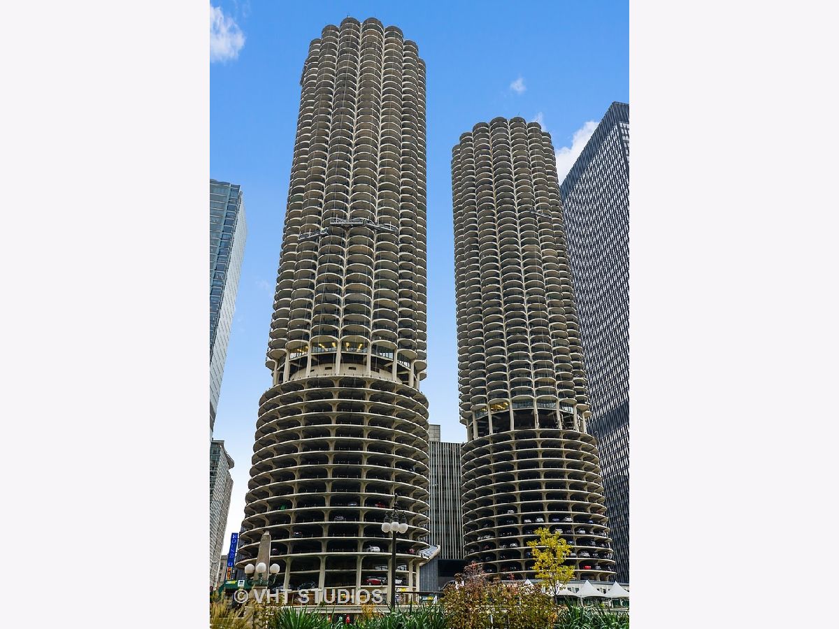Condominiums Rented Marina City Chicago Illinois, 300 State