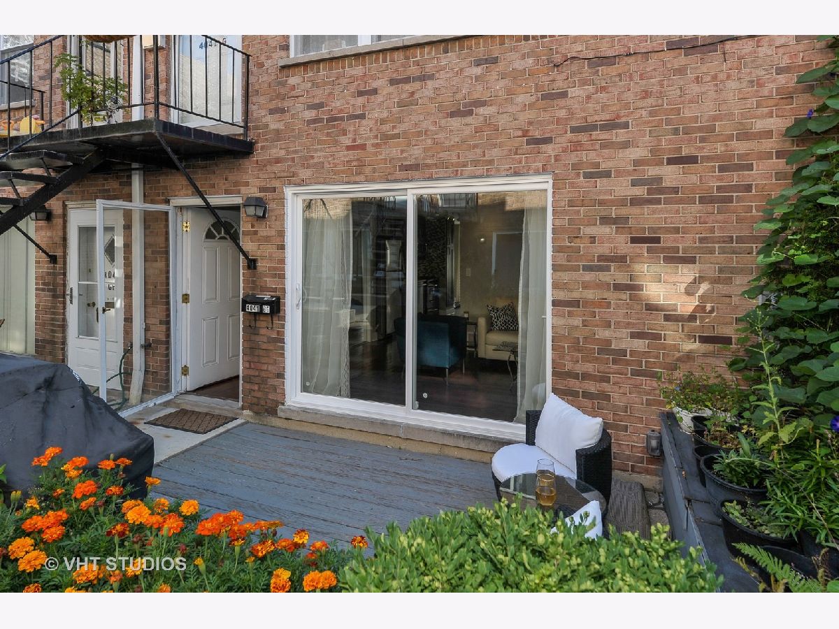 Townhomes Rented Breton Court Chicago Illinois, 4041 Keystone