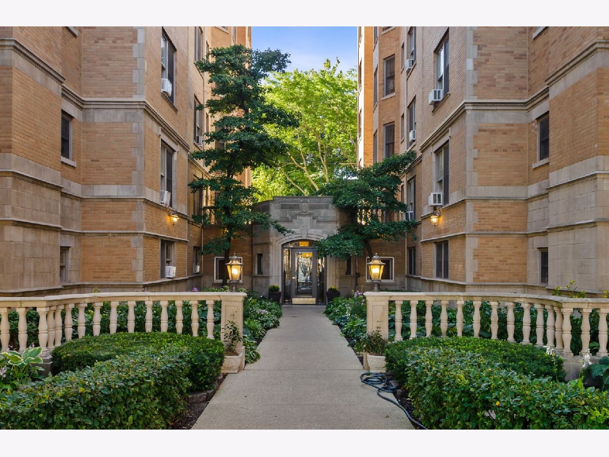 Condos & Townhomes Sold Stratford Place Chicago Illinois, 609 Stratford