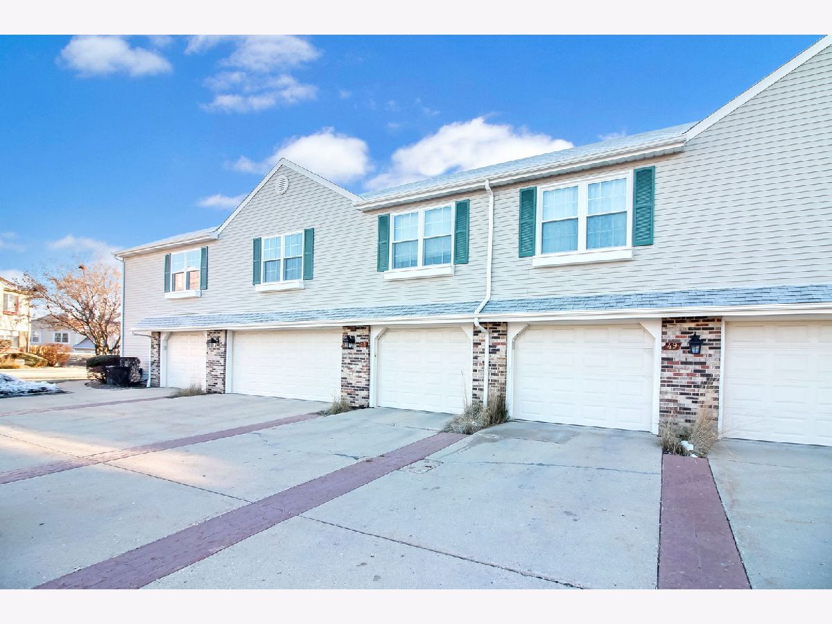 Townhomes Rented Le Jardin Buffalo Grove Illinois, 47 Le Jardin