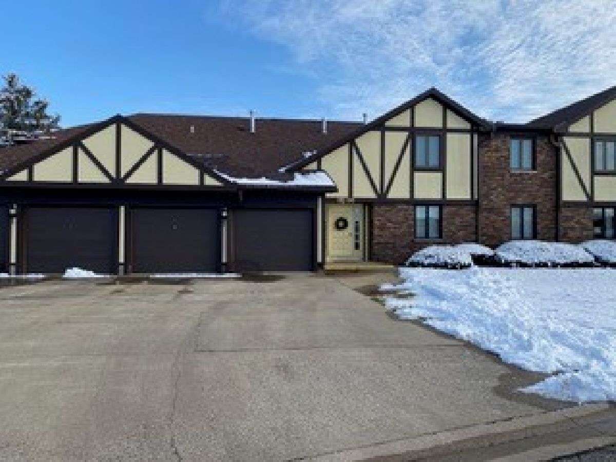 Condos & Townhomes Sold Country Club Place Pontiac Illinois, 38 Crystal
