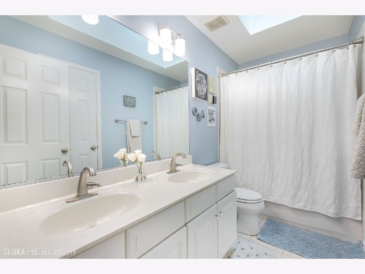 Homes Sold Paradise Grove Crystal Lake Illinois, 5701 Farmbrook
