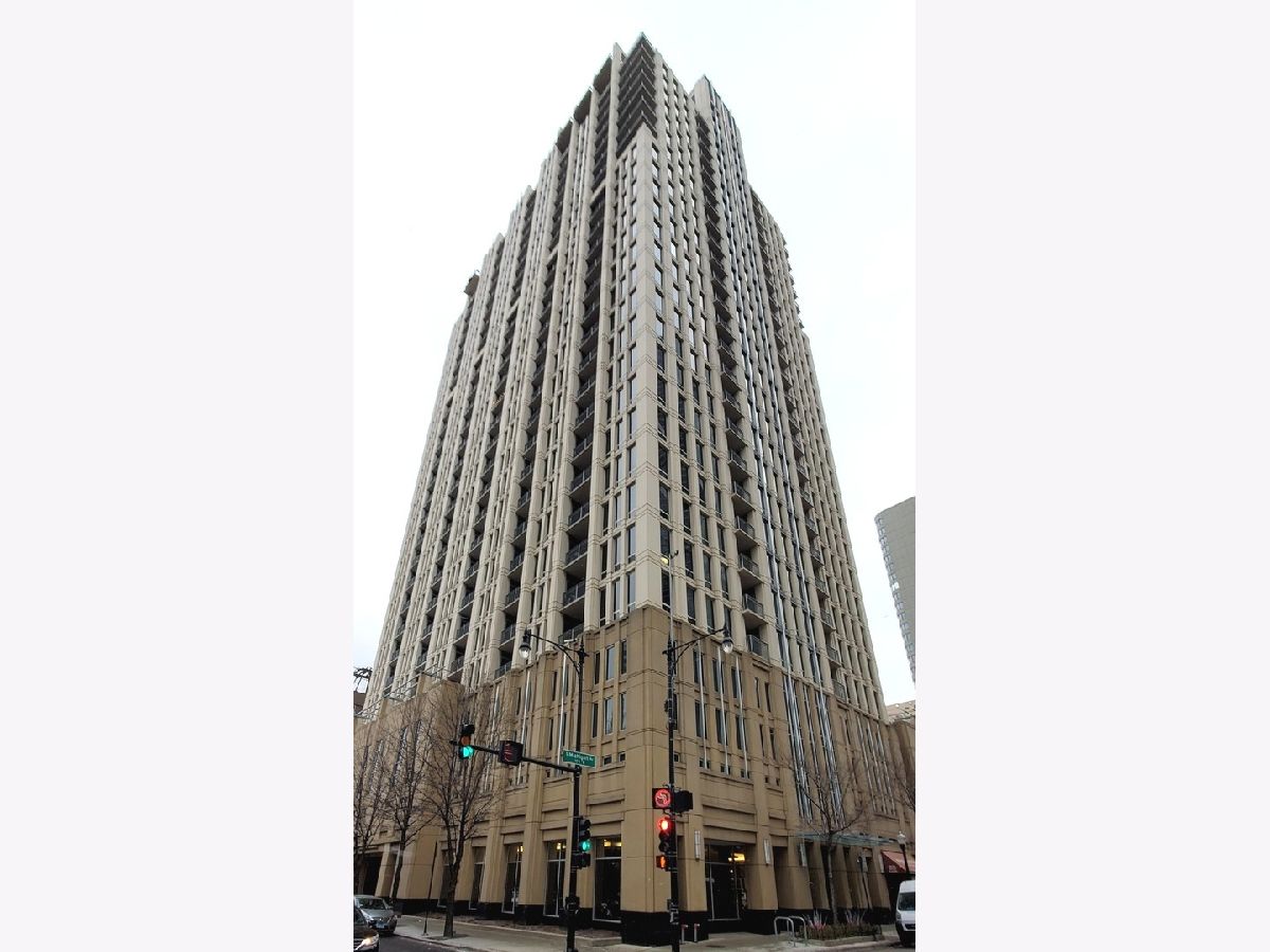 Condominiums Rented Michigan Avenue Towers Chicago Illinois, 1250 Michigan