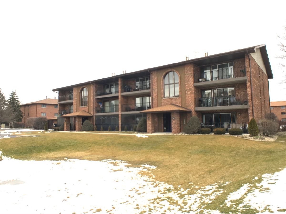 Condominiums Sold Heritage Creek Palos Hills Illinois, 8202 Millstone