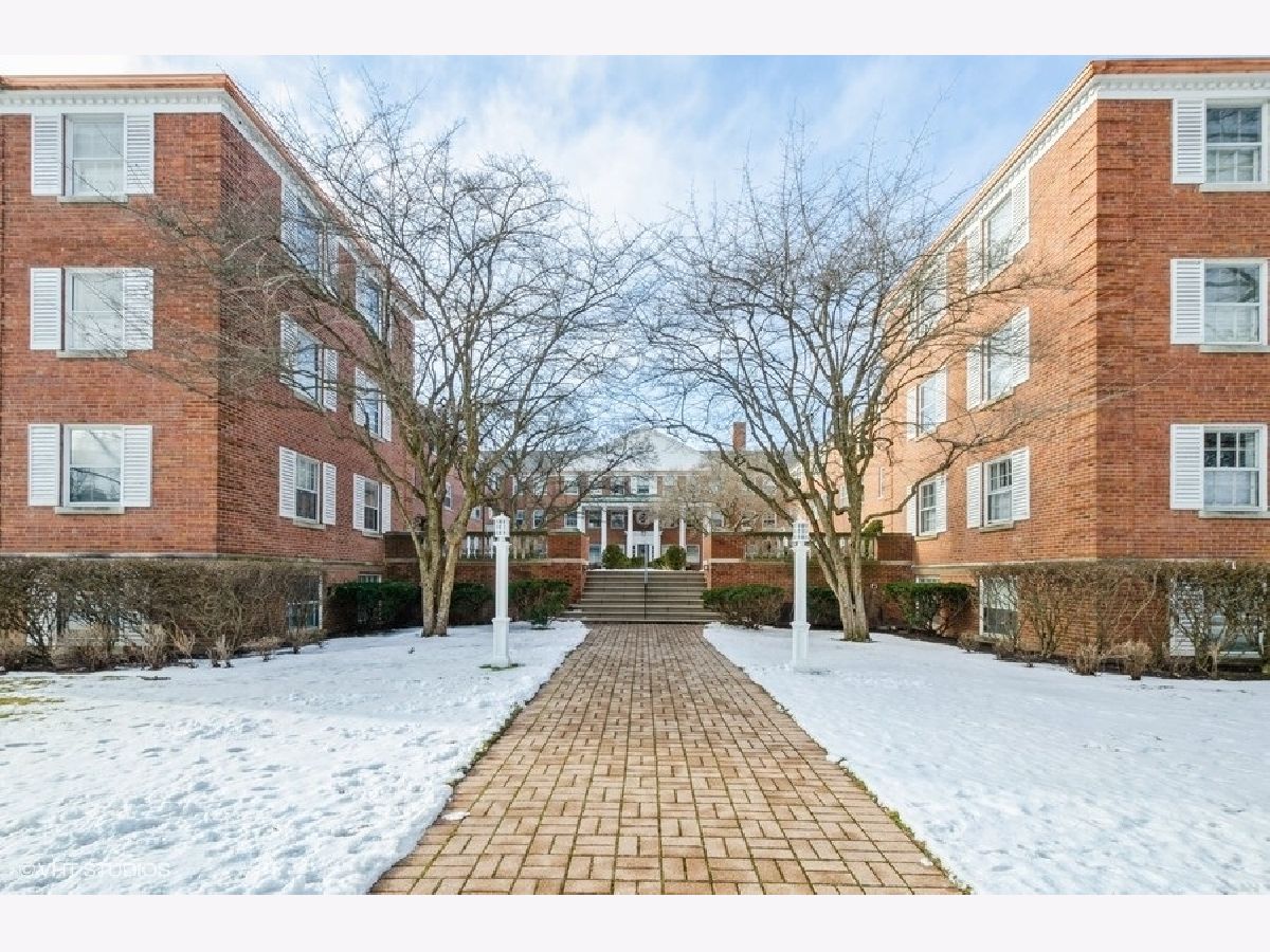 Condominiums Rented Greenwood Inn Evanston Illinois, 1408 Hinman