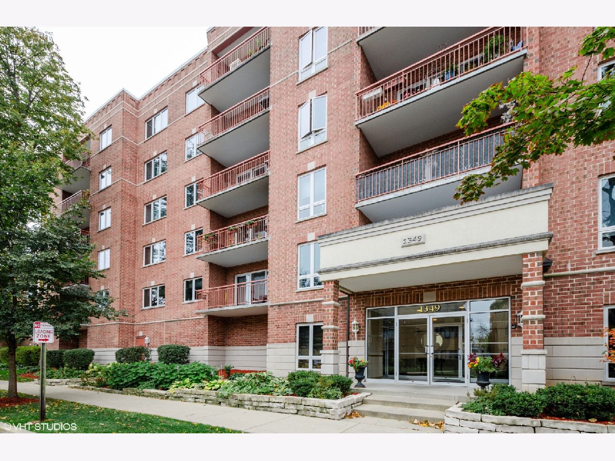 Condominiums Sold Park Laurel Des Plaines Illinois, 1349 Washington