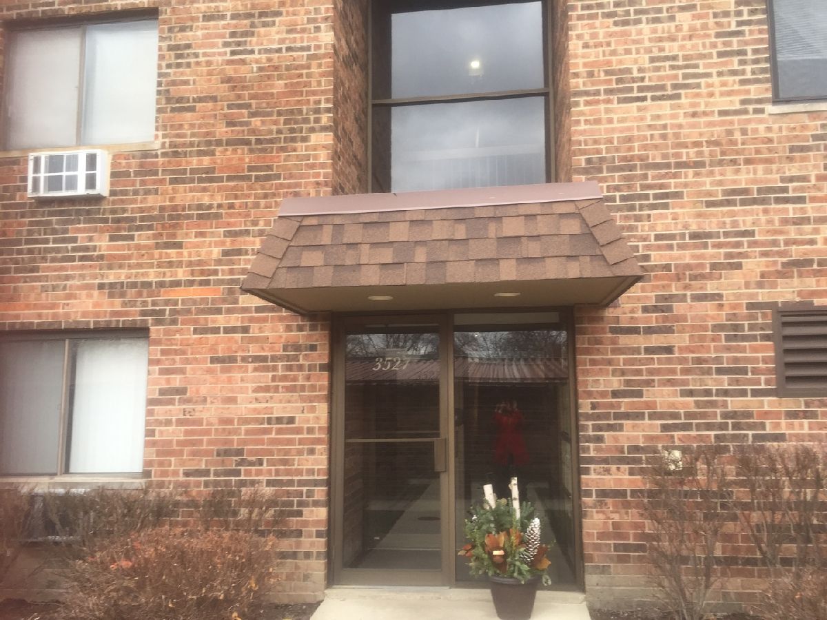 Condominiums & Homes Rented Glenview Courts Glenview Illinois, 3527 Central