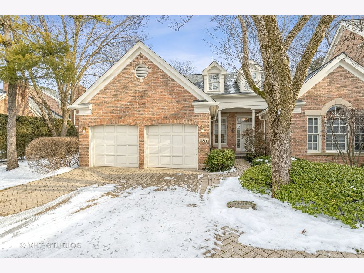 Townhomes & Homes Sold Westchester Club Westchester Illinois, 11327 Monticello
