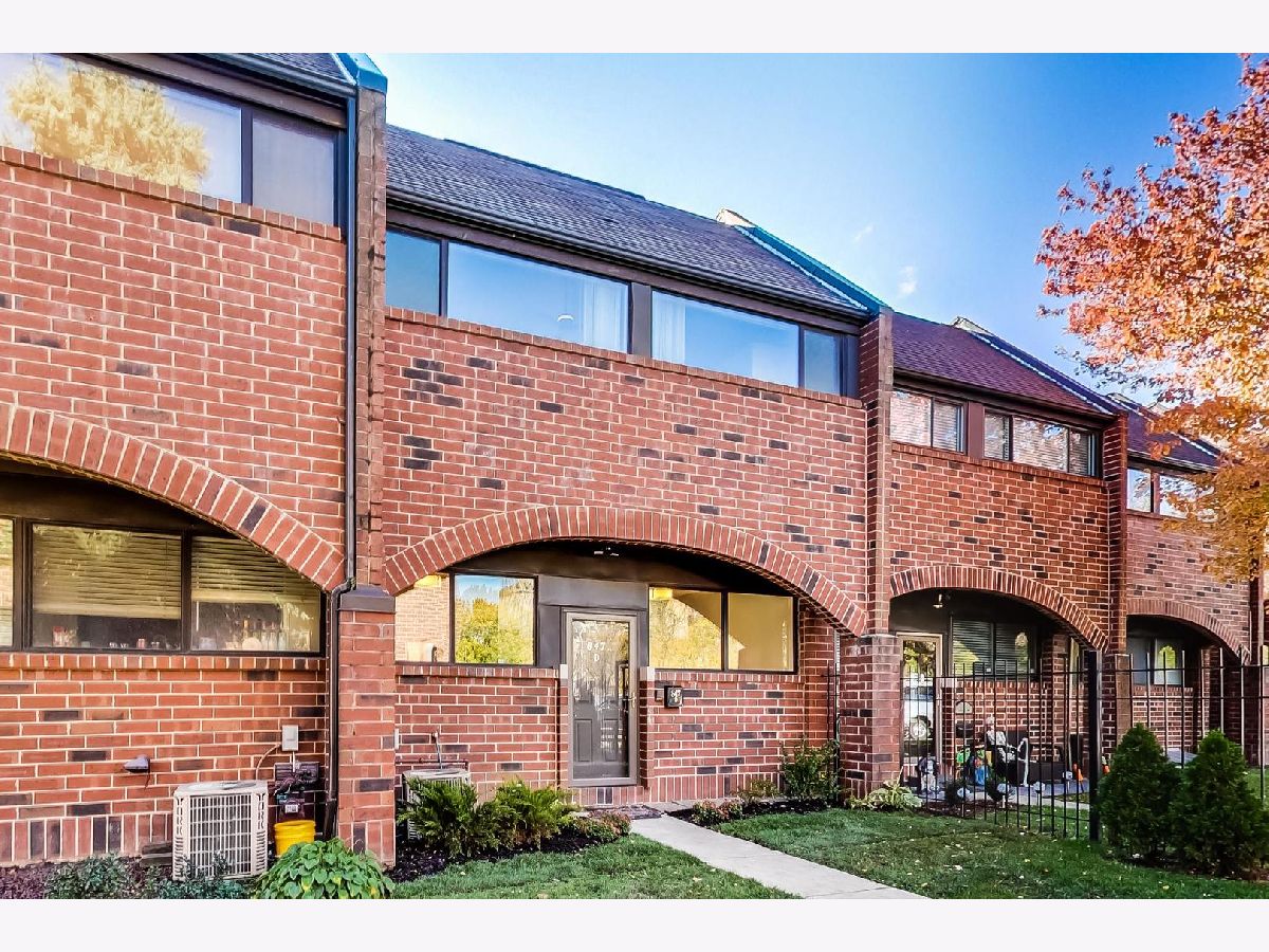 Townhomes Sold Garden Courts Chicago Illinois, 847 Racine