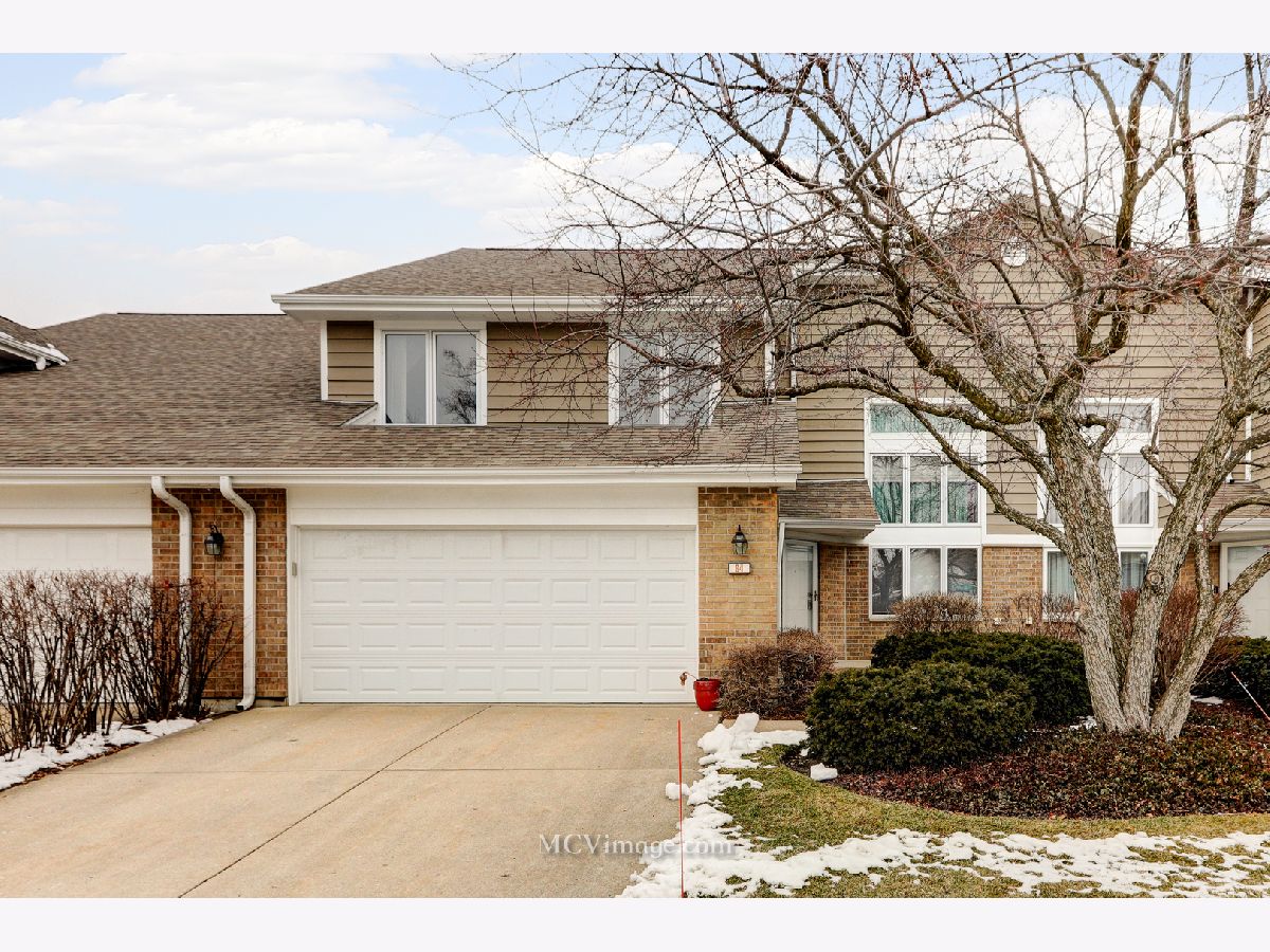 Townhomes Sold Winchester Estates Buffalo Grove Illinois, 64 Woodstone