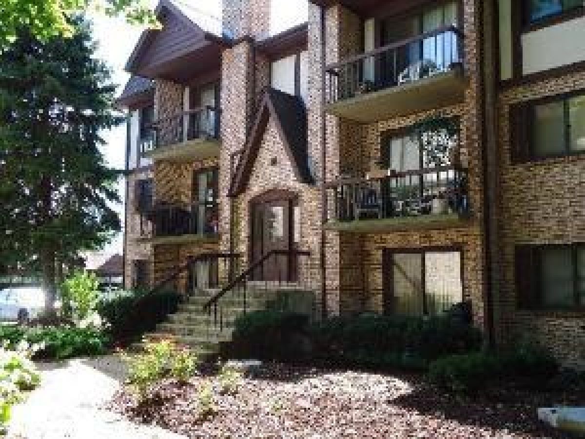 Condominiums Sold Willowshire Lynwood Illinois, 2815 Glenwood Lansing