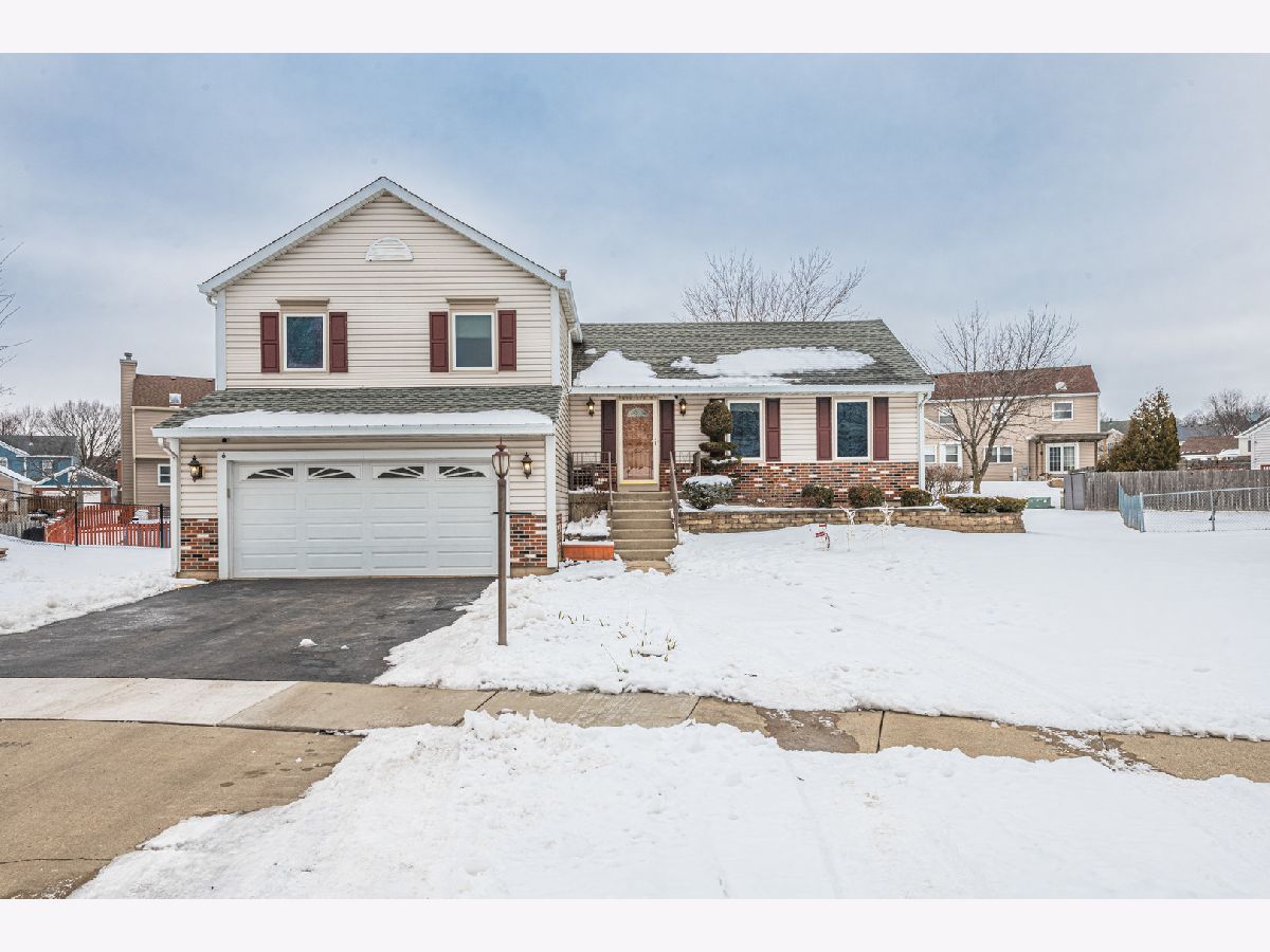 Homes Sold Surrey Meadows Streamwood Illinois, 6 Magnolia