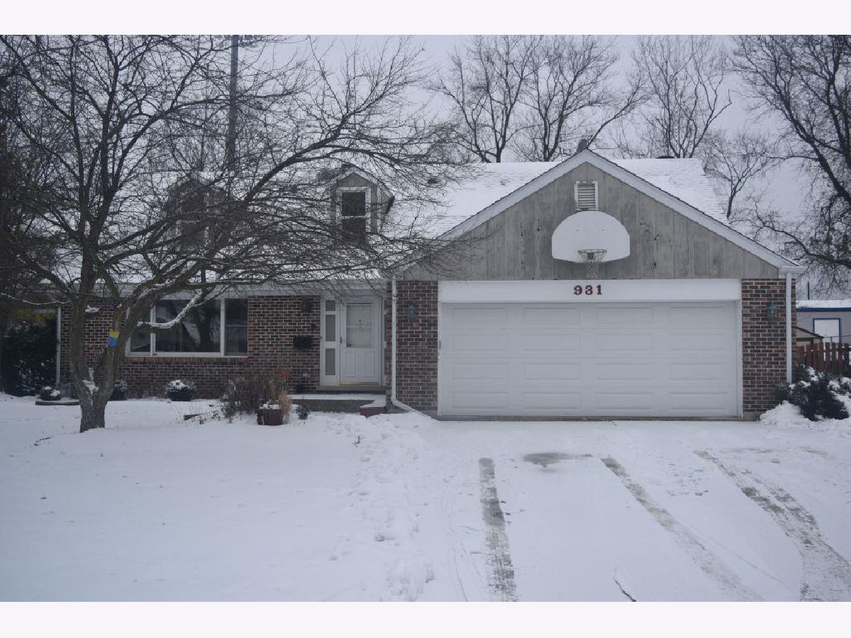 Homes Rented Churchill Schaumburg Illinois, 931 Canterbury