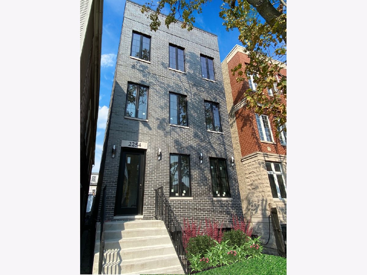 Condos & Townhomes Sold Addison Court Chicago Illinois, 2254 Roscoe