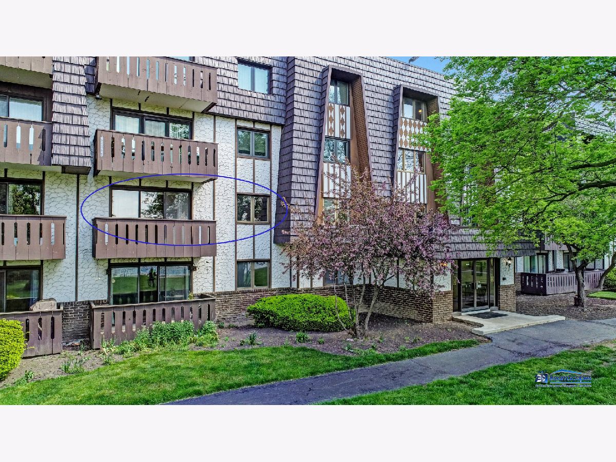 Condominiums Sold Heiden Gardens Lake Bluff Illinois, 13200 Heiden