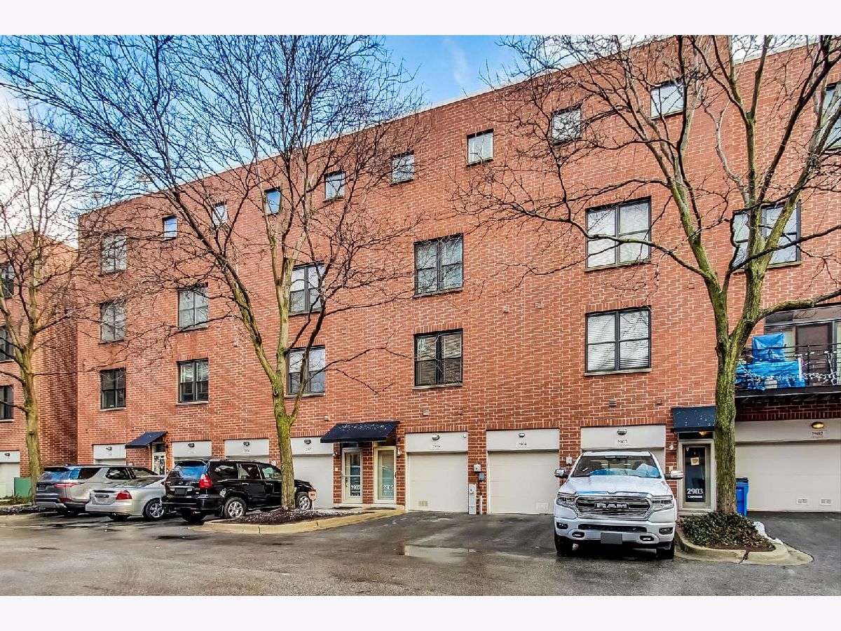 Townhomes & Condos Sold Riverwalk Townhomes Chicago Illinois, 2905 Claremont