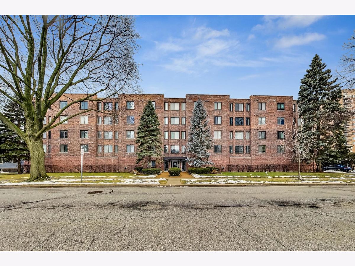 Condominiums Sold Royal Dunton Arlington Heights Illinois, 110 Dunton