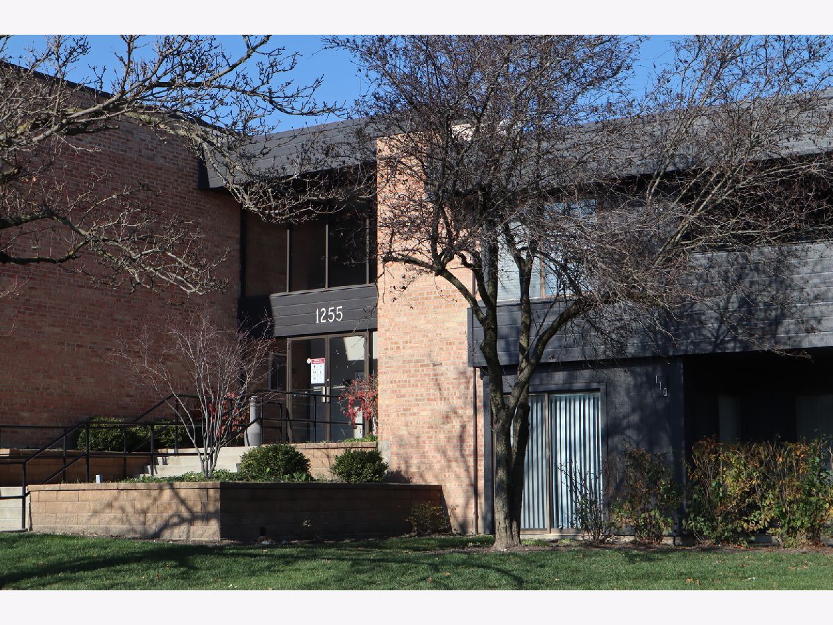 Condominiums Rented Countryside Palatine Illinois, 1255 Sterling