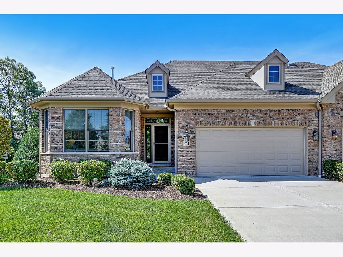 Townhomes Sold Woodglen Lemont Illinois, 741 Woodglen