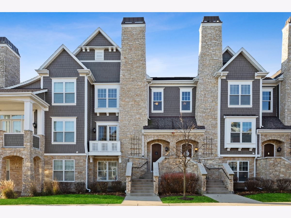 Hamptons Of Hinsdale Hinsdale IL, Condos & Townhomes For Sale & For