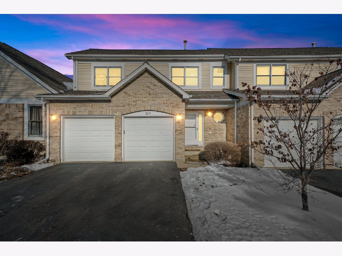 Townhomes & Condos & Homes Sold Cary Oaks Cary Illinois, 204 Haber