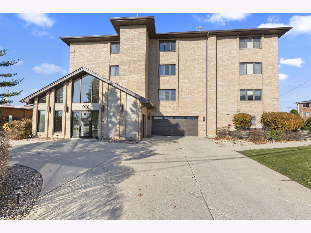 Condominiums Sold South Pointe Oak Lawn Illinois, 11020 Keating