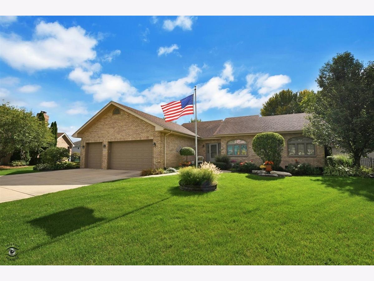 Homes Sold St. Mark Mokena Illinois, 11981 Camelot