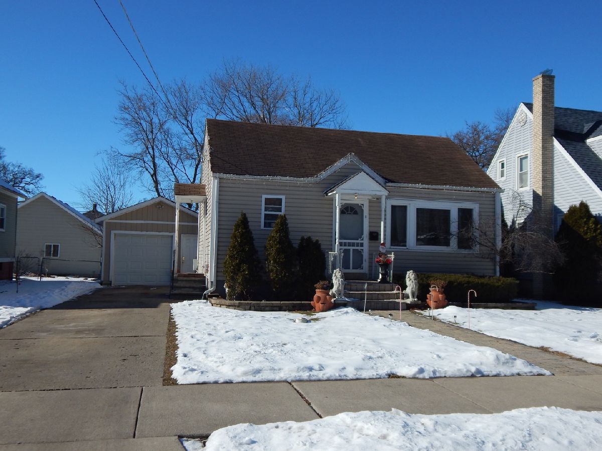 Homes Sold Winzlar Elgin Illinois, 924 Liberty