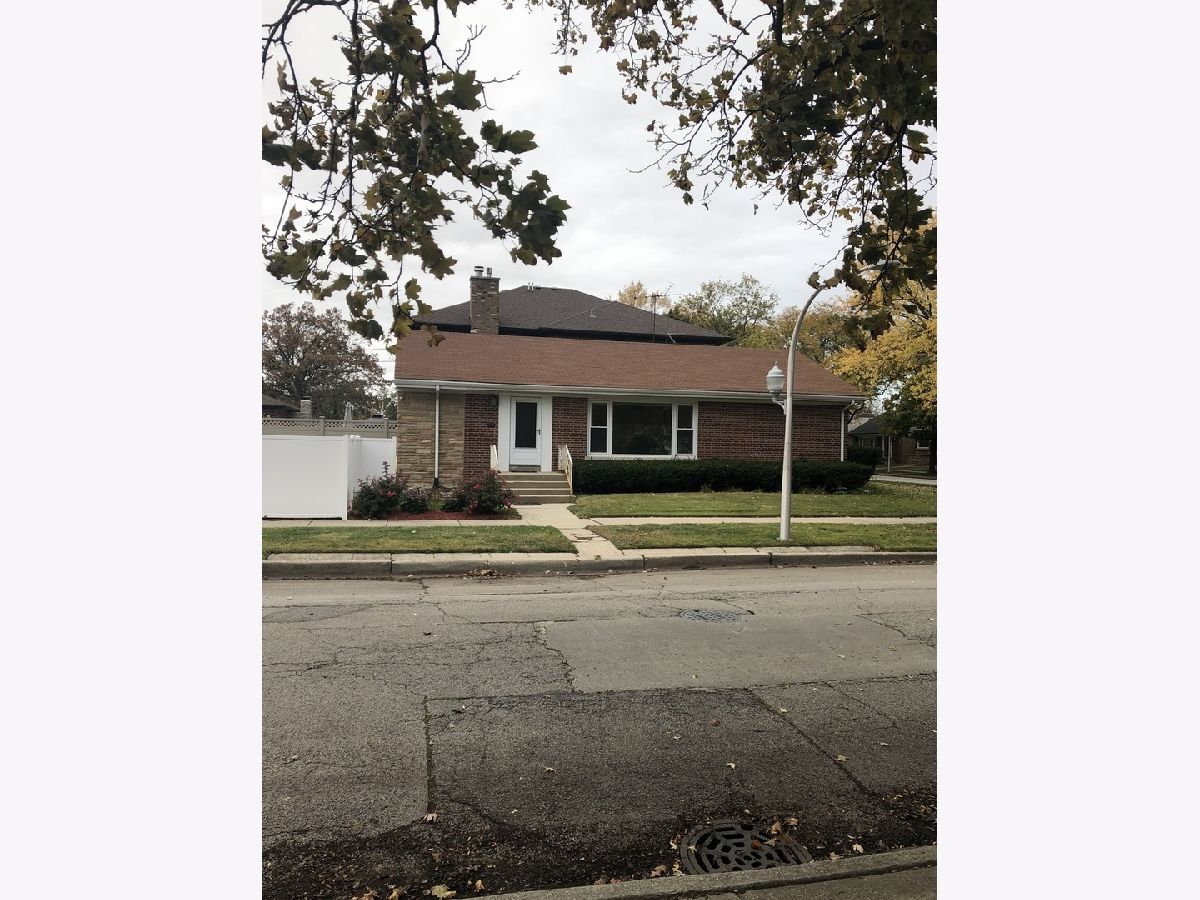 Homes & Condominiums Rented Sauganash Park Chicago Illinois, 6300 Karlov
