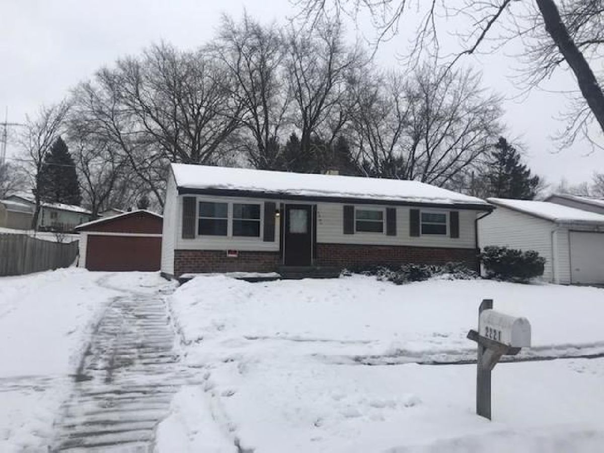 Rented Rockford Illinois, 2221 Rexford