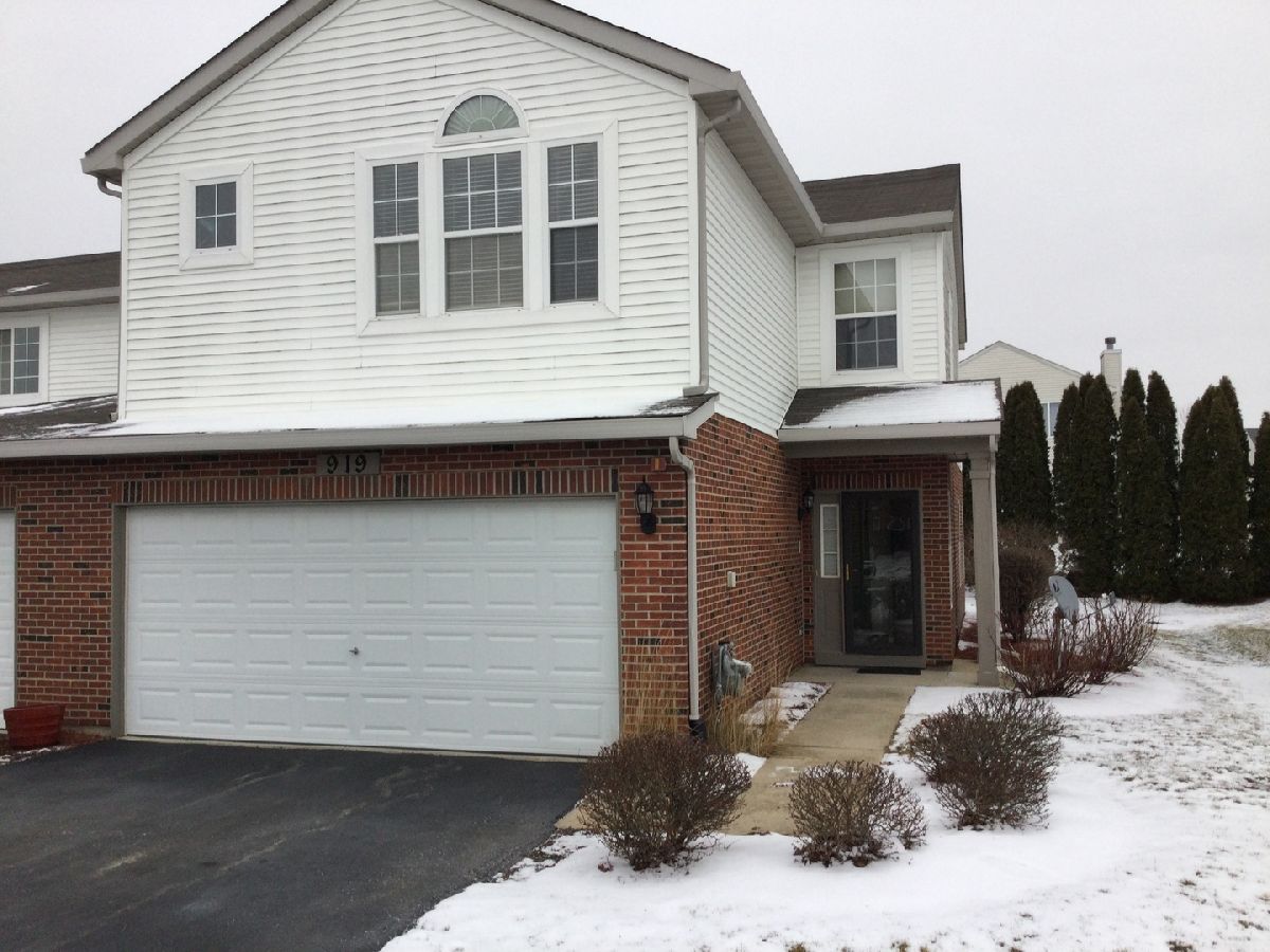 Gleneagle Trail Matteson IL, Homes & Townhomes & Condos For Sale & For