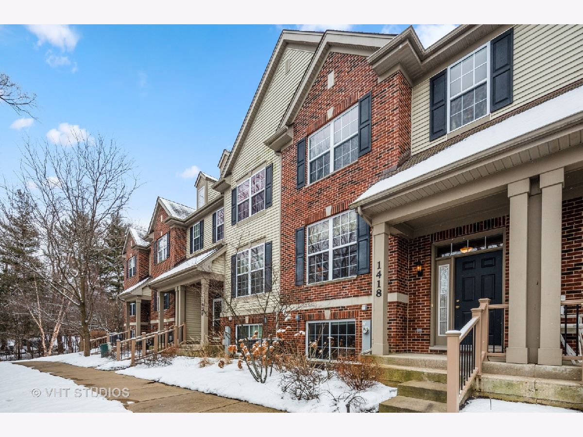 Townhomes Sold Fairfield Place Lombard Illinois, 1418 Fairfield
