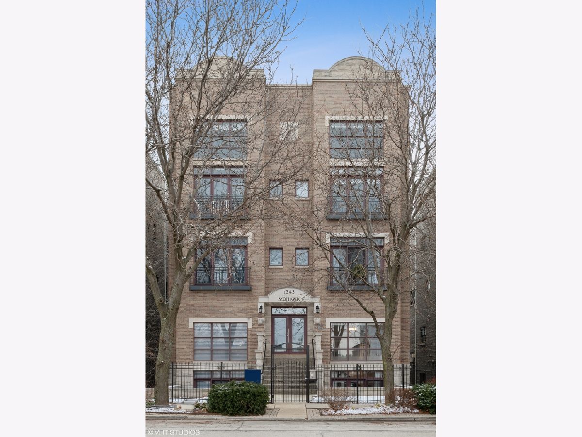 Condominiums Sold Bookbinders Row Chicago Illinois, 1343 Mohawk