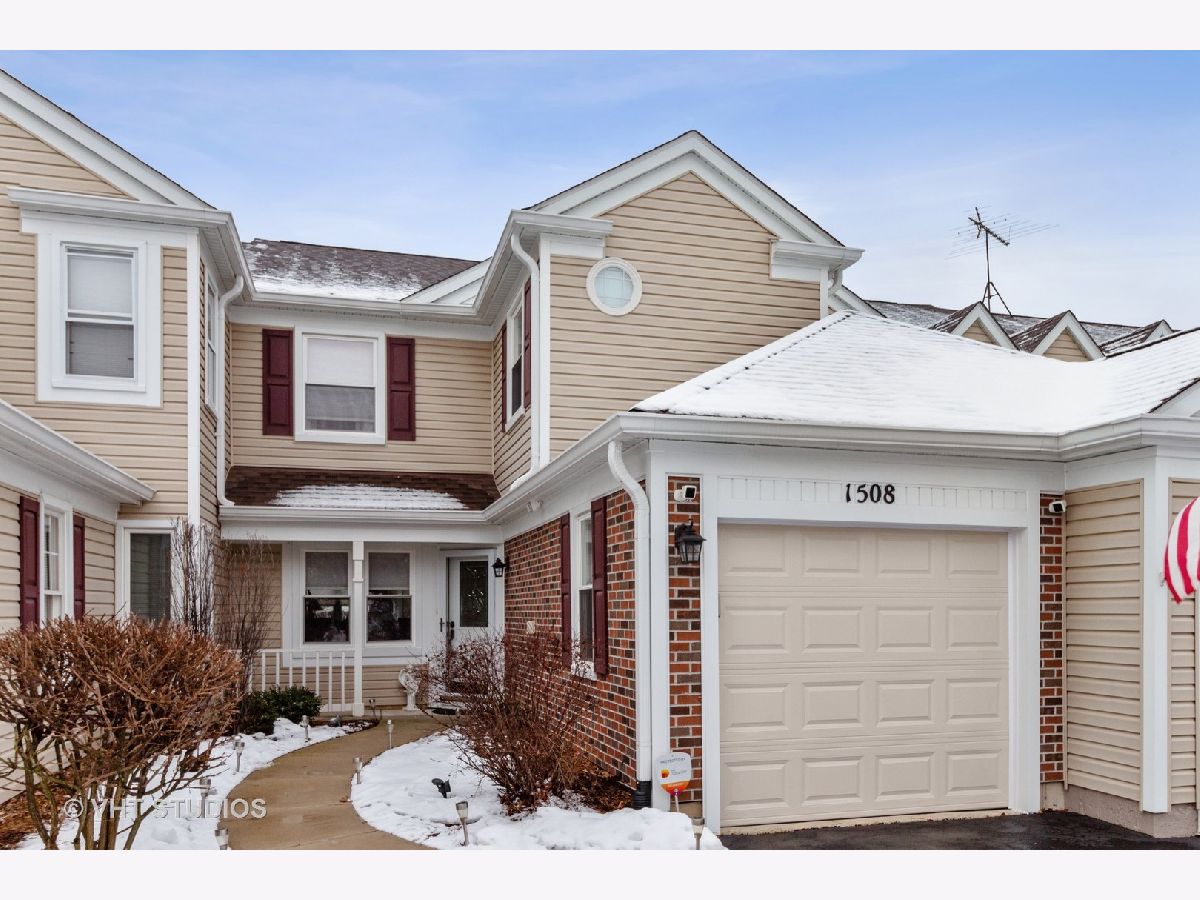 Hampton Farms Elk Grove Village IL, Townhomes & Condos For Sale & For