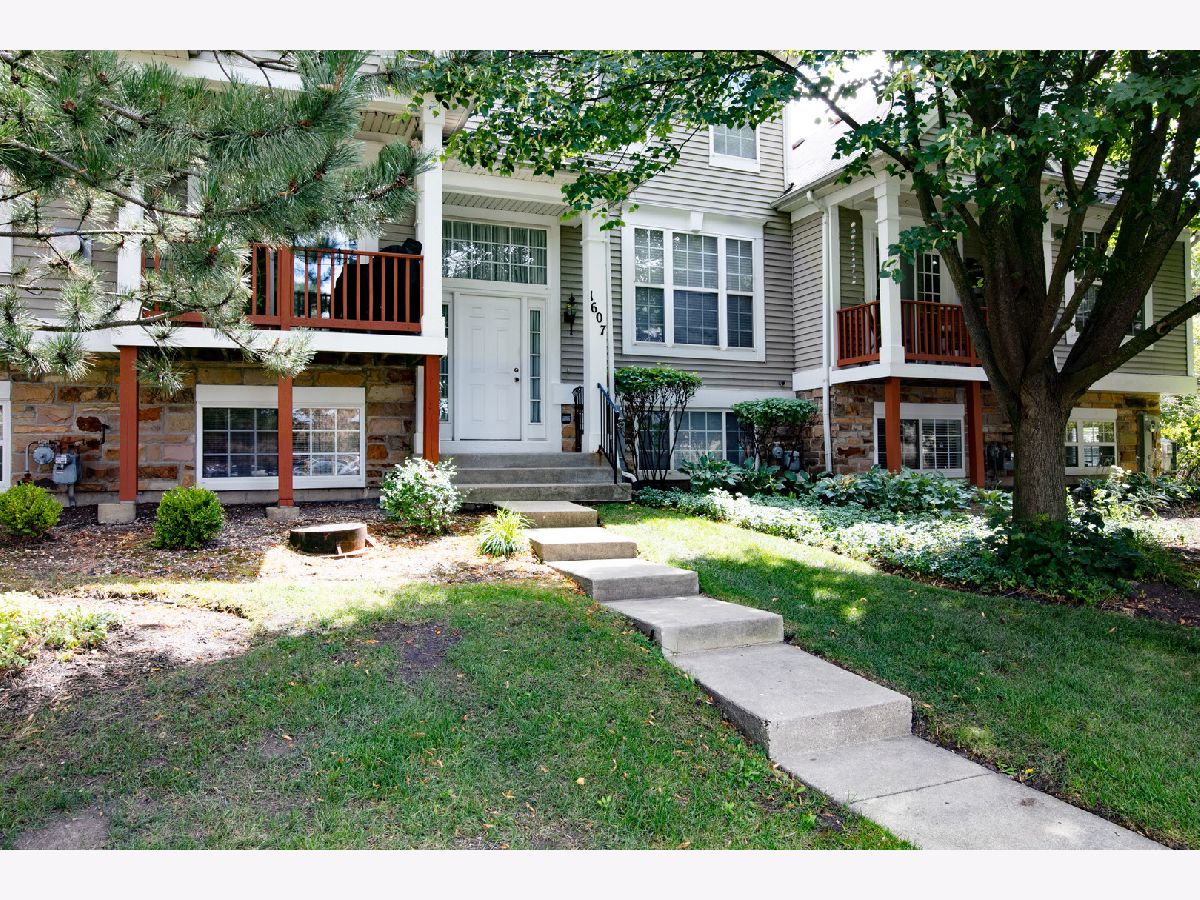 Townhomes Sold Aspen Place Arlington Heights Illinois, 1607 Fox Run