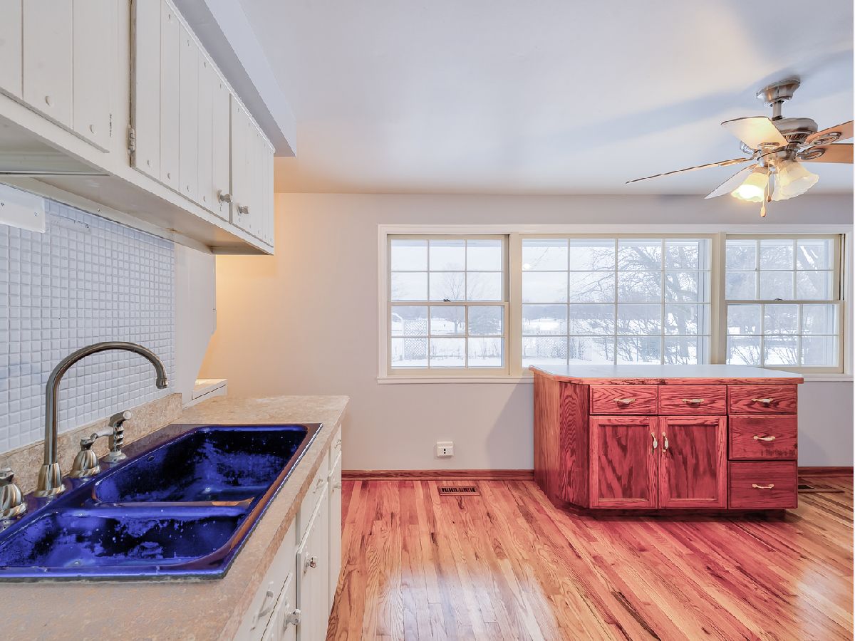 1008 Weathersfield Way, Schaumburg, Illinois 60193 MLS 10975971